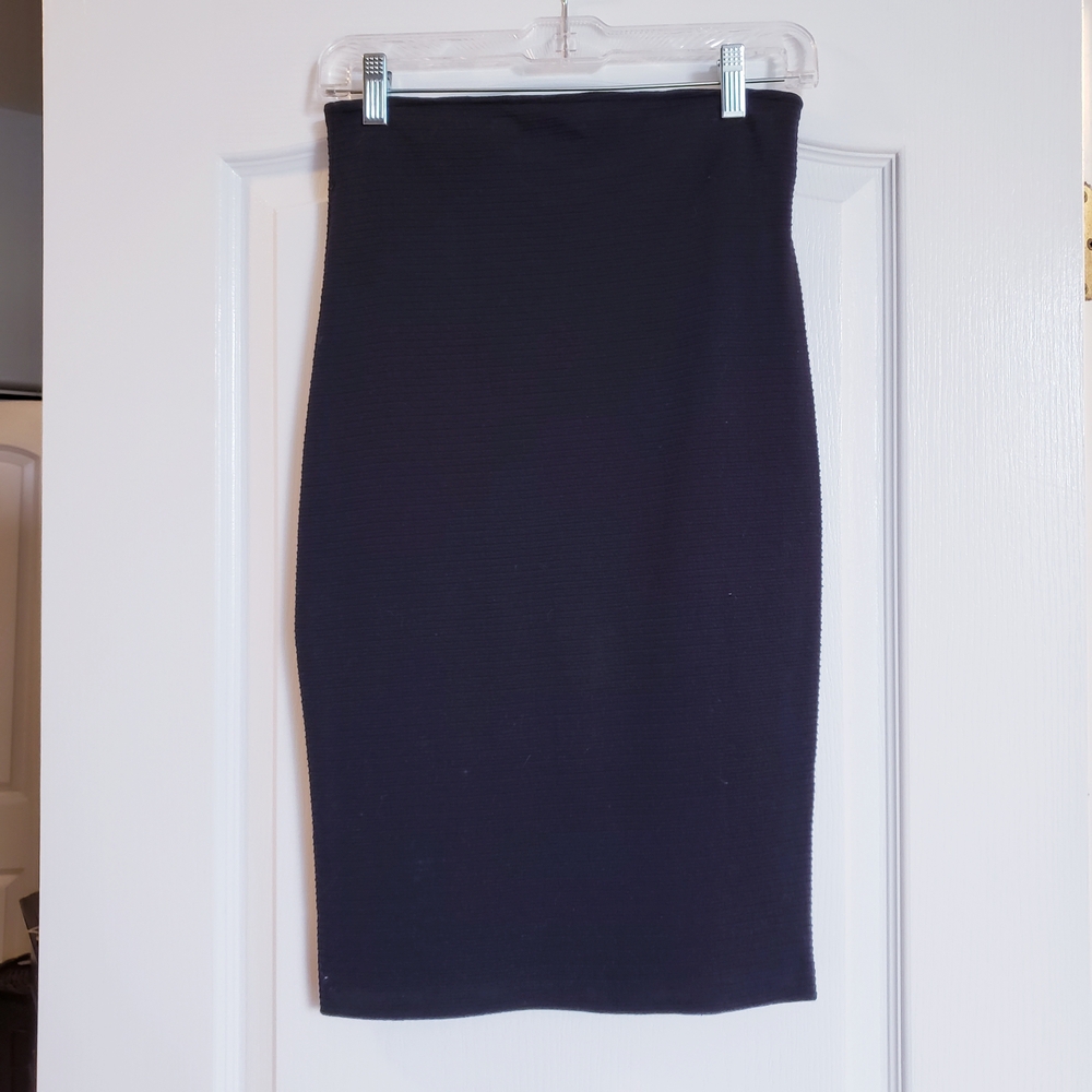 Black Knee-Length Pencil Skirt
